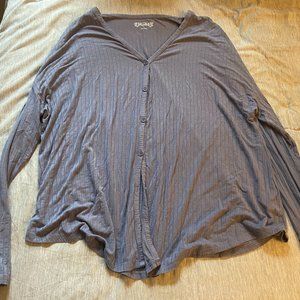 Flowy long sleeve shirt with buttons